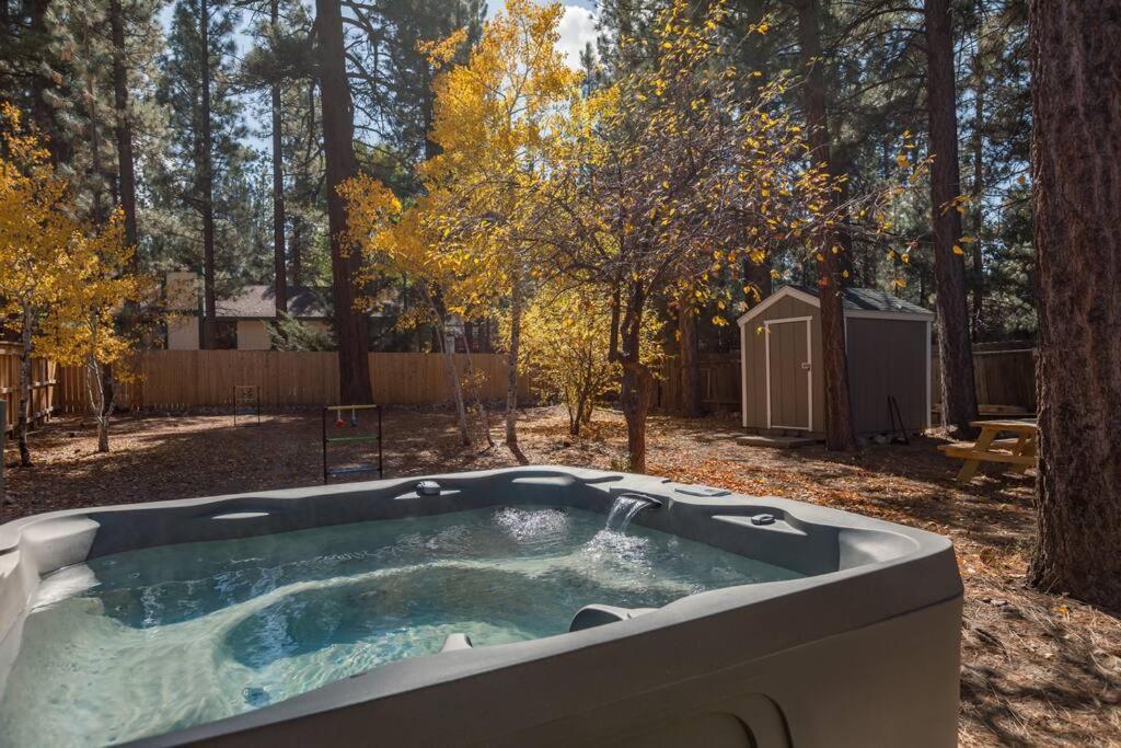 Cozy Cabin I King Bed I Fireplace I Hot Tub I Fenced Yard I Bbq Big Bear City Buitenkant foto